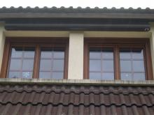 Fenêtres PVC chêne doré avec peits bois integrés.JPG